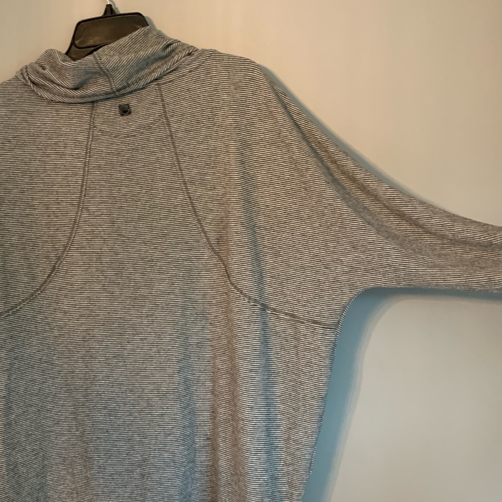 Calvin Klein Performance Top - Picture 4 of 7